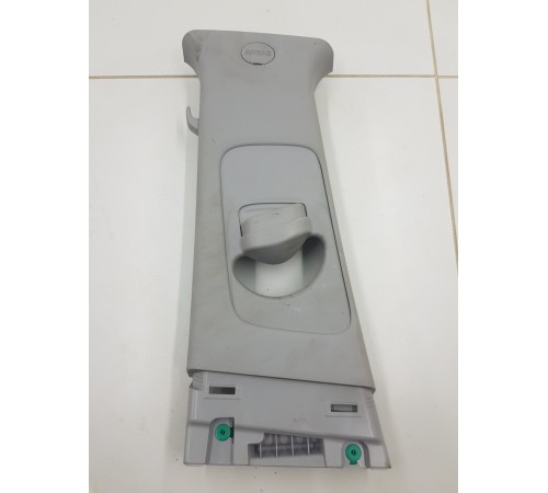 Обшивка центральной стойки левая верхняя