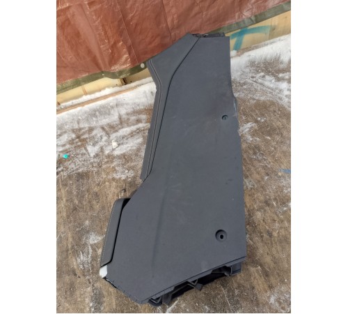 Центральная консоль с подлокотником