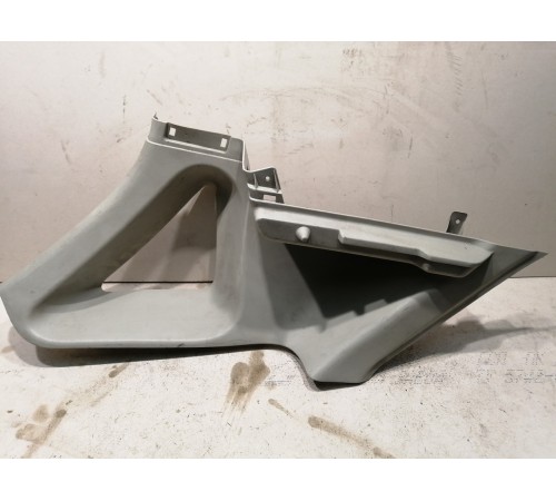 Накладка стойки задняялевая