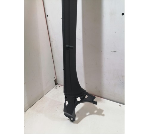 Обшивка крышки багажника