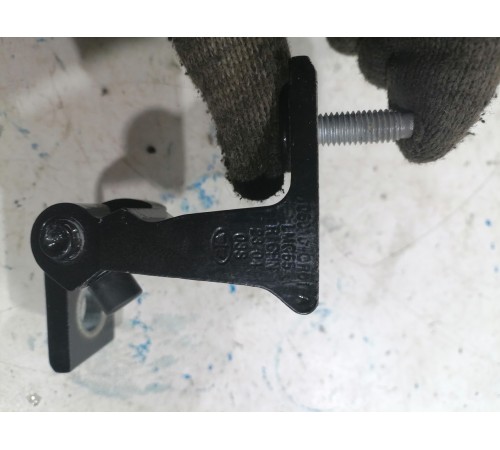 Петля двери задняя правая