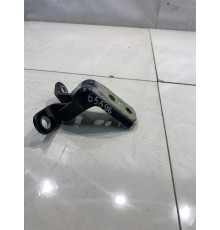 Петля двери (передняя, правая, нижняя)