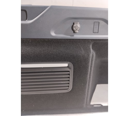 Обшивка багажника (задняя правая)