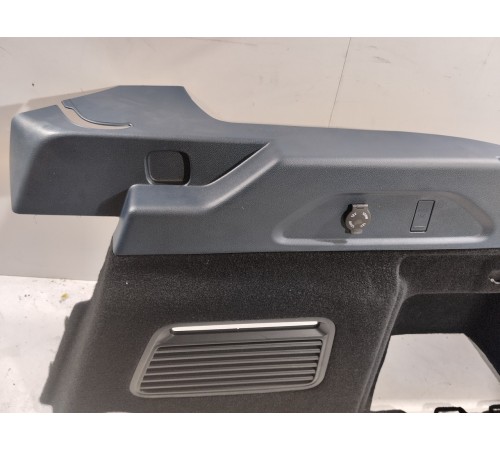 Обшивка багажника (задняя правая)