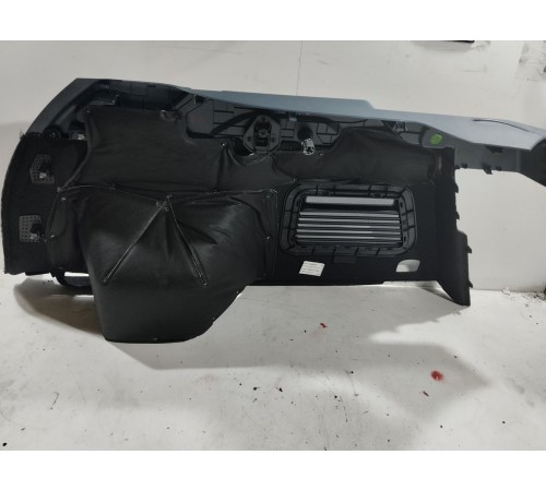 Обшивка багажника (задняя правая)