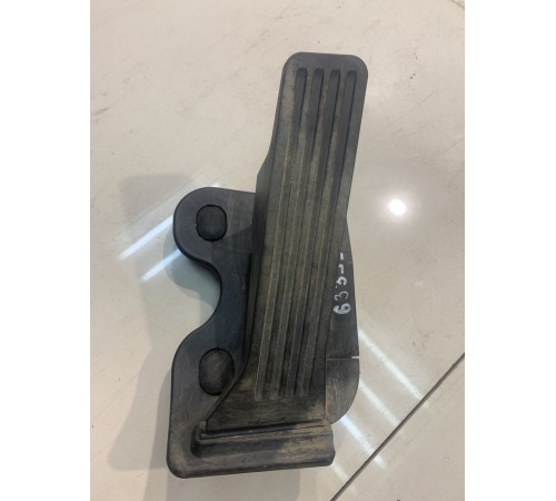 Педаль акселератора