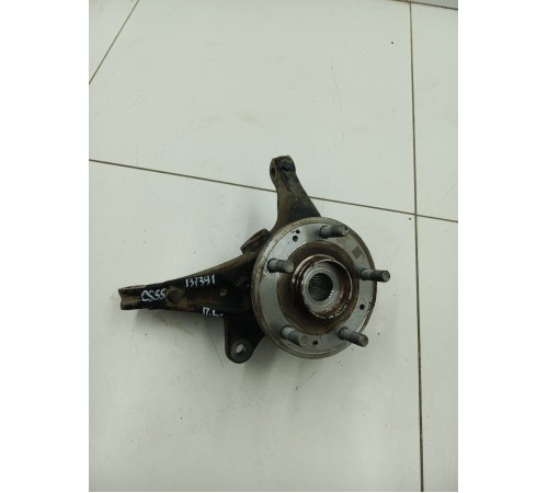 Кулак поворотный передний левый