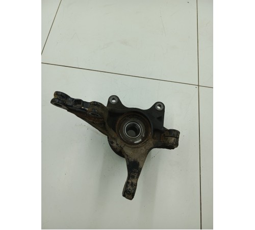 Кулак поворотный передний левый