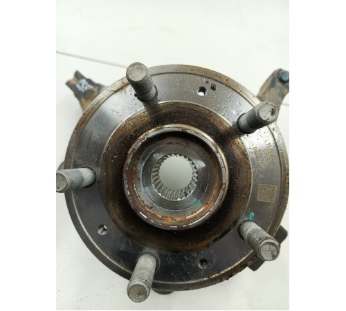 Кулак поворотный передний левый