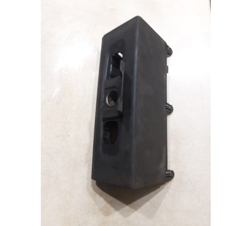 Накладка центральной консоли задняя с розеткой