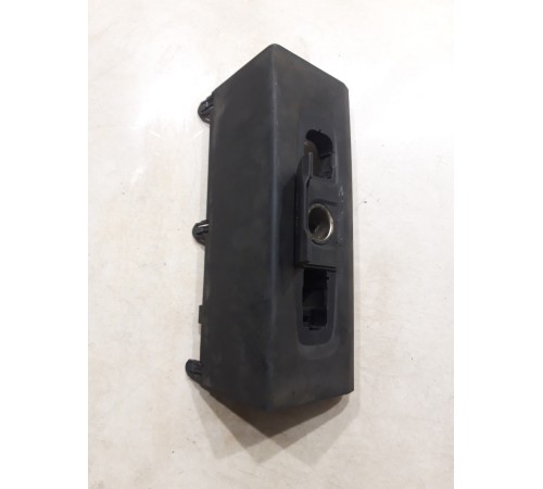 Накладка центральной консоли задняя с розеткой