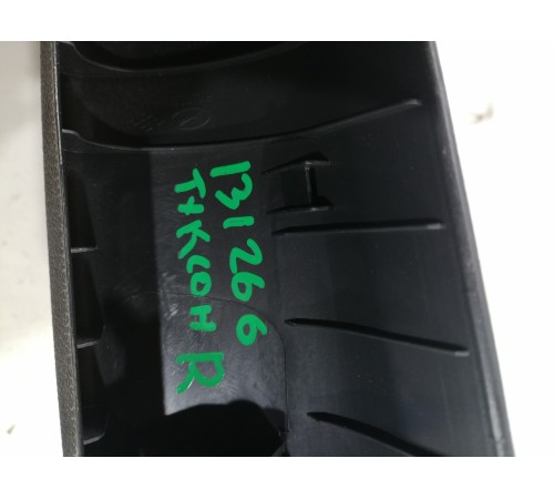 Обшивка крышки багажника (правая)