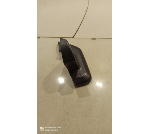 Накладка крепления левого зеркала заднего вида