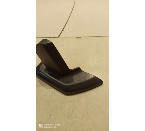 Накладка крепления левого зеркала заднего вида