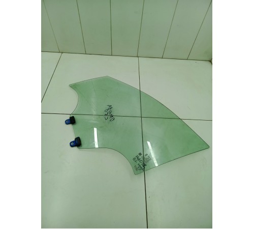 Стекло двери переднее левое