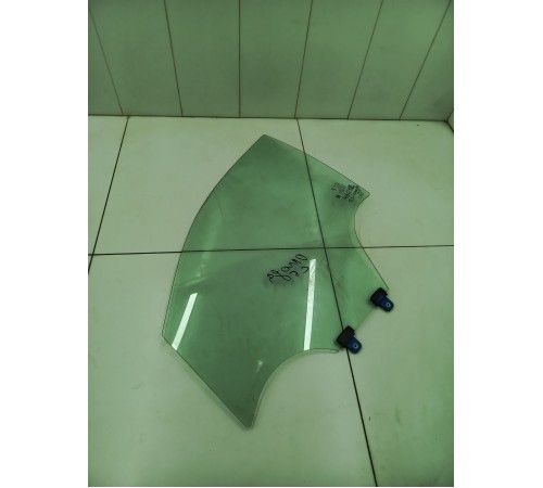 Стекло двери переднее левое