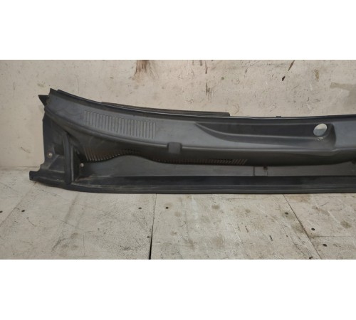 Решетка стеклоочистителя (планка под лобовое стекло)