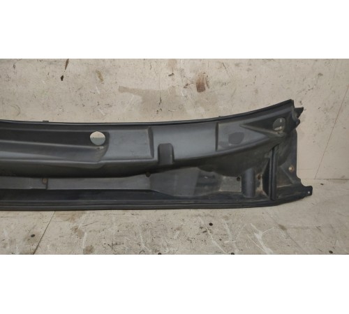 Решетка стеклоочистителя (планка под лобовое стекло)