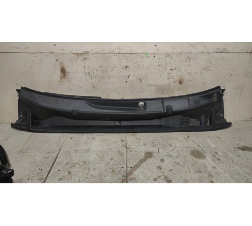 Решетка стеклоочистителя (планка под лобовое стекло)