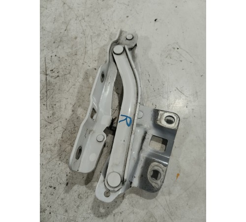 Петля капота правая