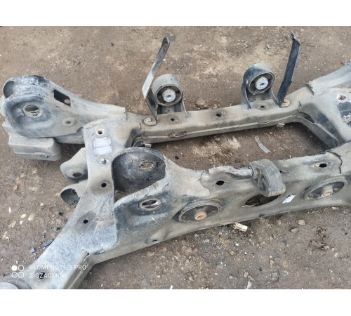 Задняя балка (подрамник)