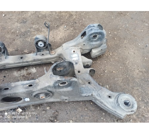 Задняя балка (подрамник)