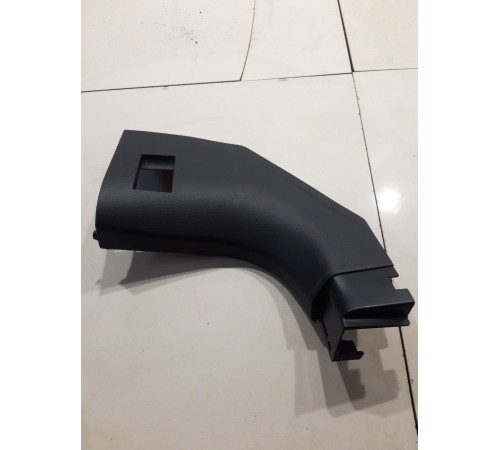 Накладка стойки (передняя левая нижняя)