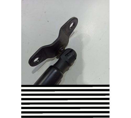 Амортизатор крышки багажника