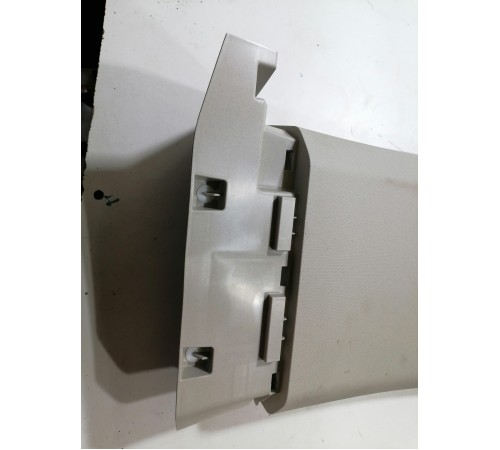 Обшивка стойки багажника верхняя левая