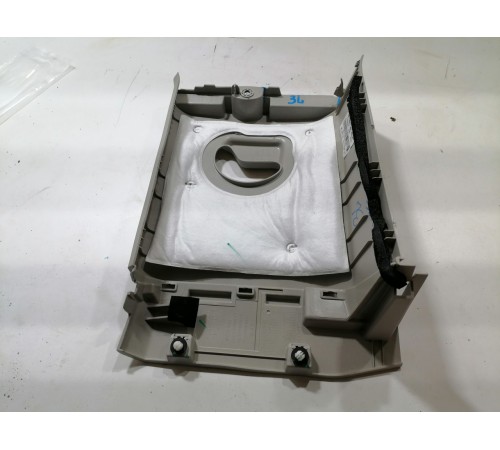 Обшивка стойки багажника верхняя левая