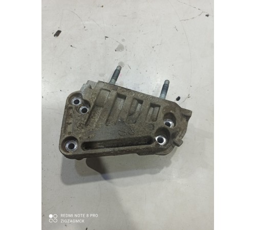 Кронштейн(крепление) двигателя