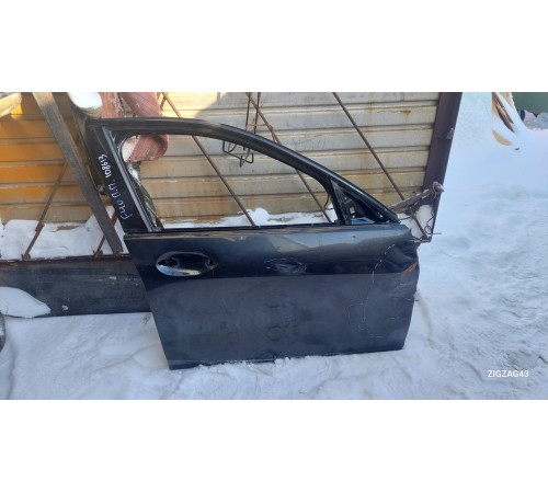 Дверь (передняя правая)