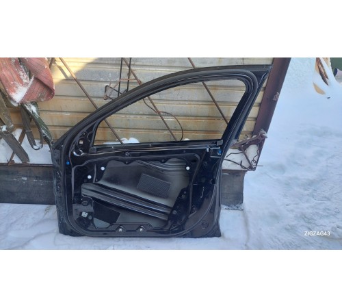 Дверь (передняя правая)