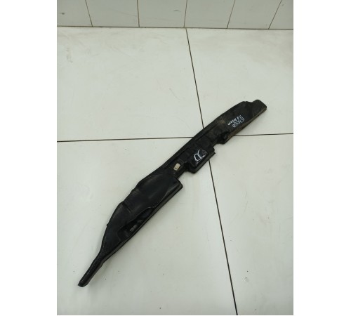 Уплотнитель крыла правый