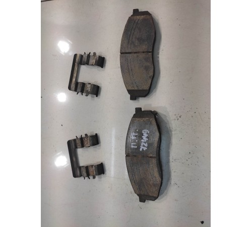 Тормозные колодки (передние, правые)