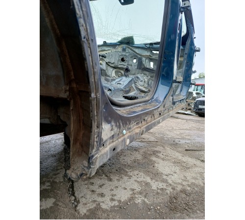 Порог со стойкой правый