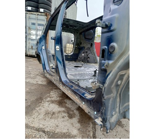 Порог со стойкой правый