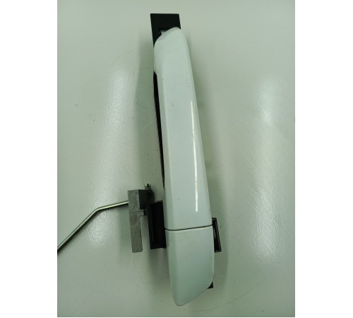 Ручка двери передняя правая внешняя