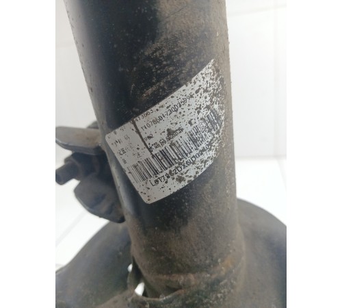 Амортизатор подвески передний левый в сборе