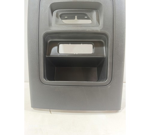 Накладка центральной консоли задняя