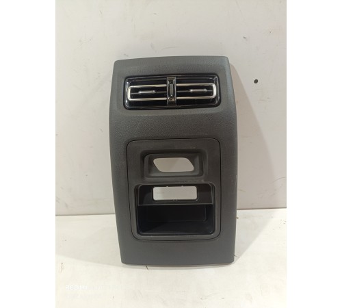 Накладка центральной консоли задняя