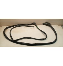 Уплотнитель кузова над дверьми левый