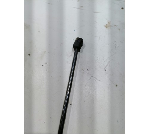 Амортизатор капота