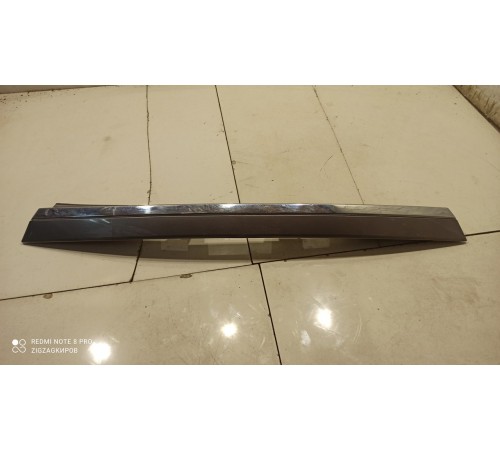 Накладка крышки багажника