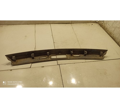 Накладка крышки багажника