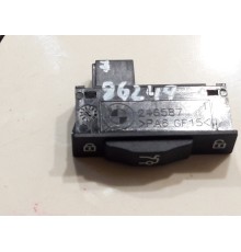 Кнопка открывания багажника