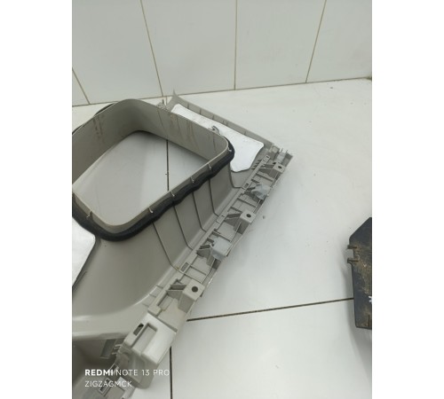 Обшивка багажника задняя правая верхняя