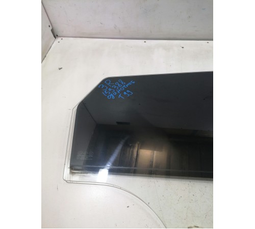 Стекло двери заднее правое