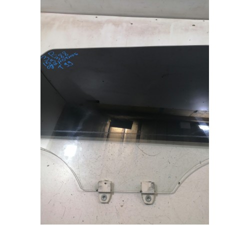 Стекло двери заднее правое