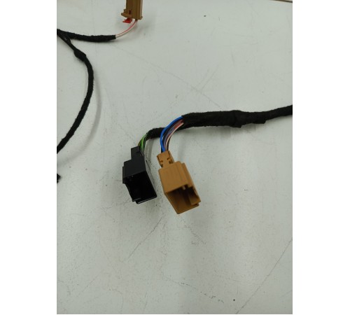 Электропроводка двери багажника